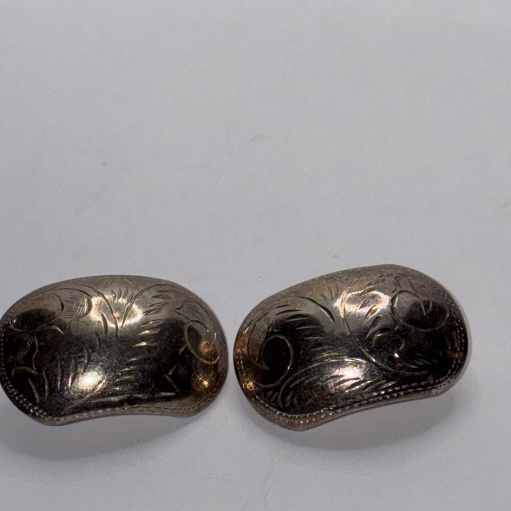 Beautiful Vintage Sterling Silver Curved Dome Engraved Design Clip Back Earrings